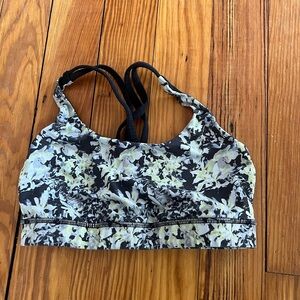Size 6 lululemon sports bra